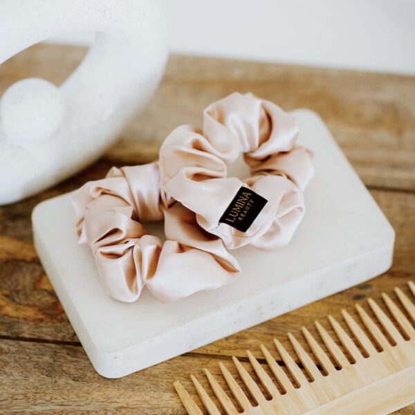 Satiinist patsikumm - vanaroosa