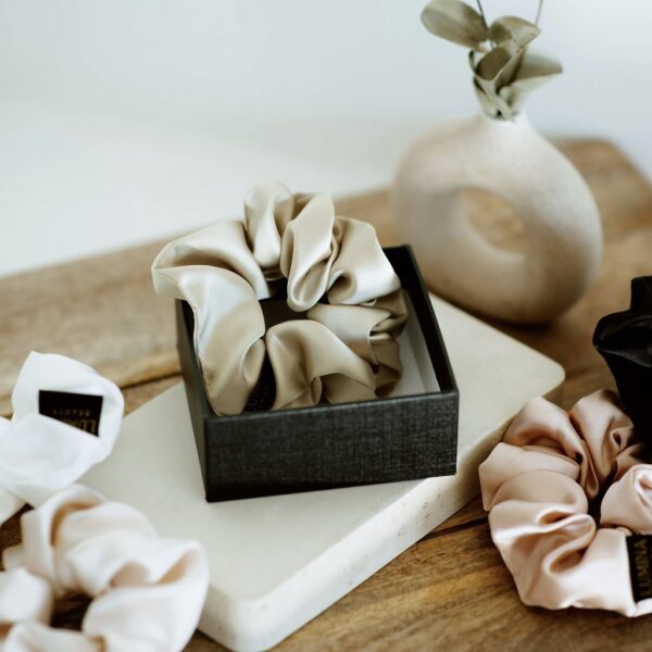 Satiinist patsikumm - beež